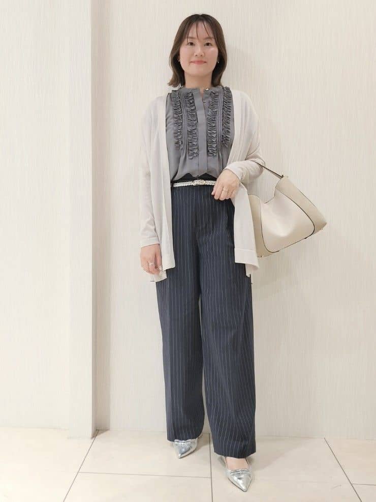 naokoさんの「UNTITLED｜◆【セットアップ可能／オンオフ】ラミー混 タックワイドパンツ」を使ったコーディネート