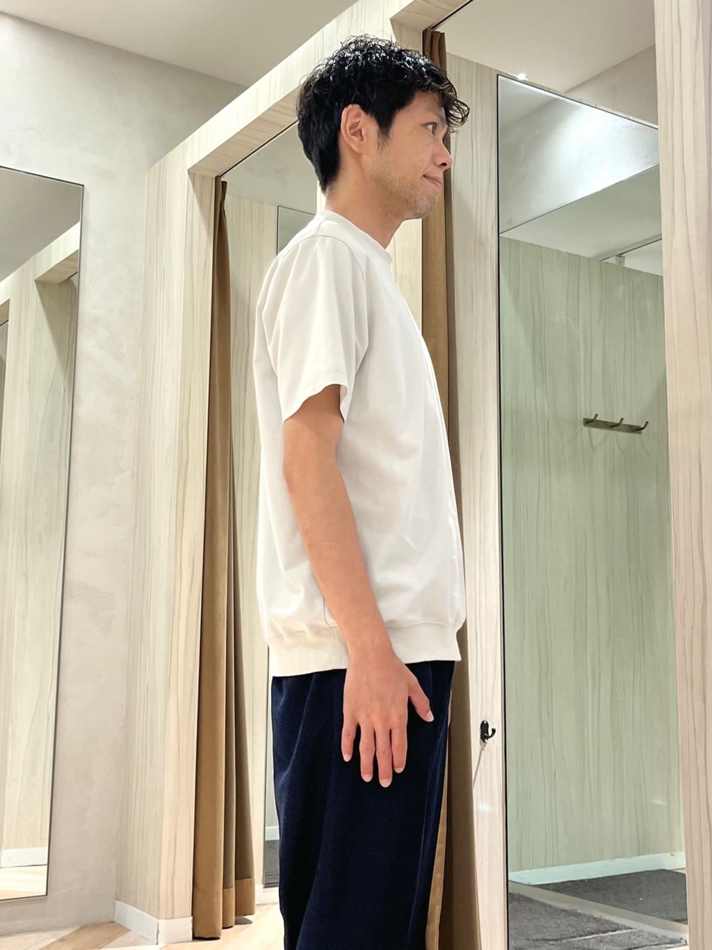 URAさんの「TAKEO KIKUCHI｜【抗菌防臭／5サイズ展開】ハイゲージポンチ Tシャツ」を使ったコーディネート
