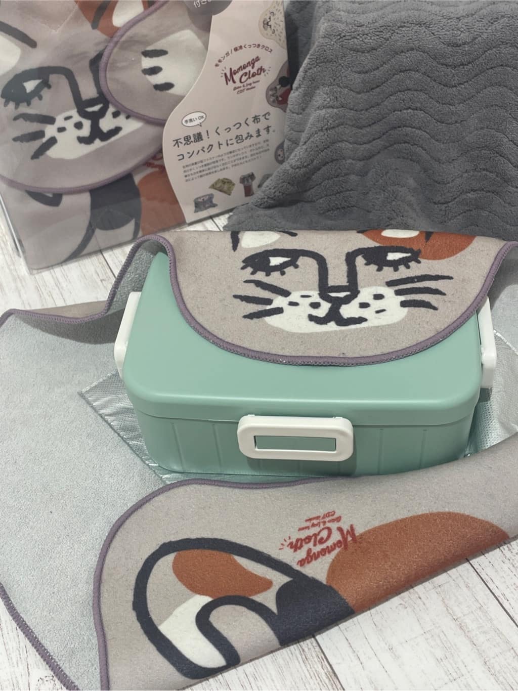 まのちゃんさんの「212 KITCHEN STORE｜モモンガ 保冷くっつきクロス ミケ」を使ったコーディネート