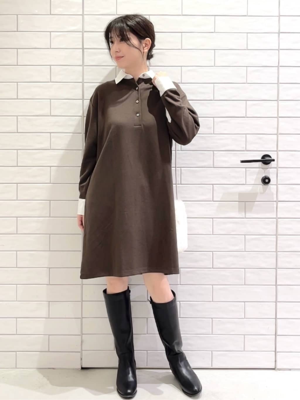 しおりさんの「OPAQUE.CLIP｜ポロ衿配色ミニワンピース【洗濯機OK】」を使ったコーディネート