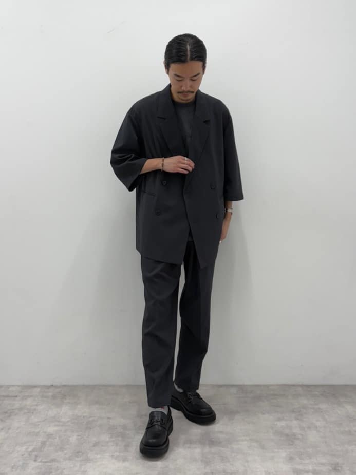 北浦歩大さんの「tk.TAKEO KIKUCHI｜【セットアップ 2点セット】ダブルテーラード半袖ジャケット＋スラックス」を使ったコーディネート