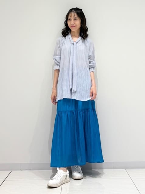 kayoさんの「INDIVI｜【洗える／シャーリング素材】ボリューム袖エアリーブラウス」を使ったコーディネート