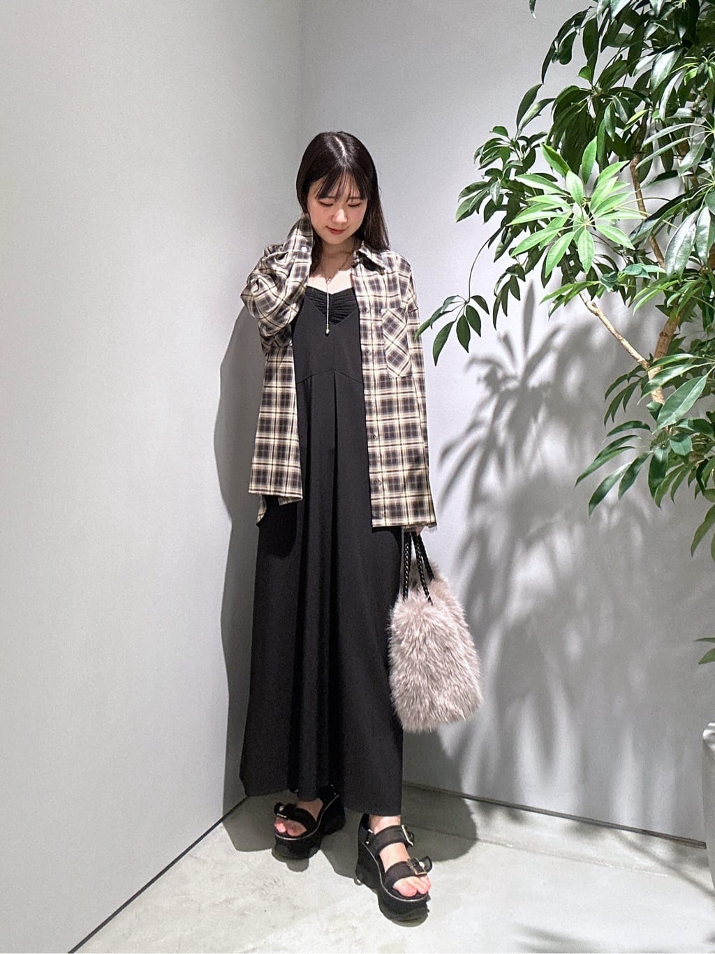 Renoさんの「INDIVI｜オンブレチェックシャツ」を使ったコーディネート