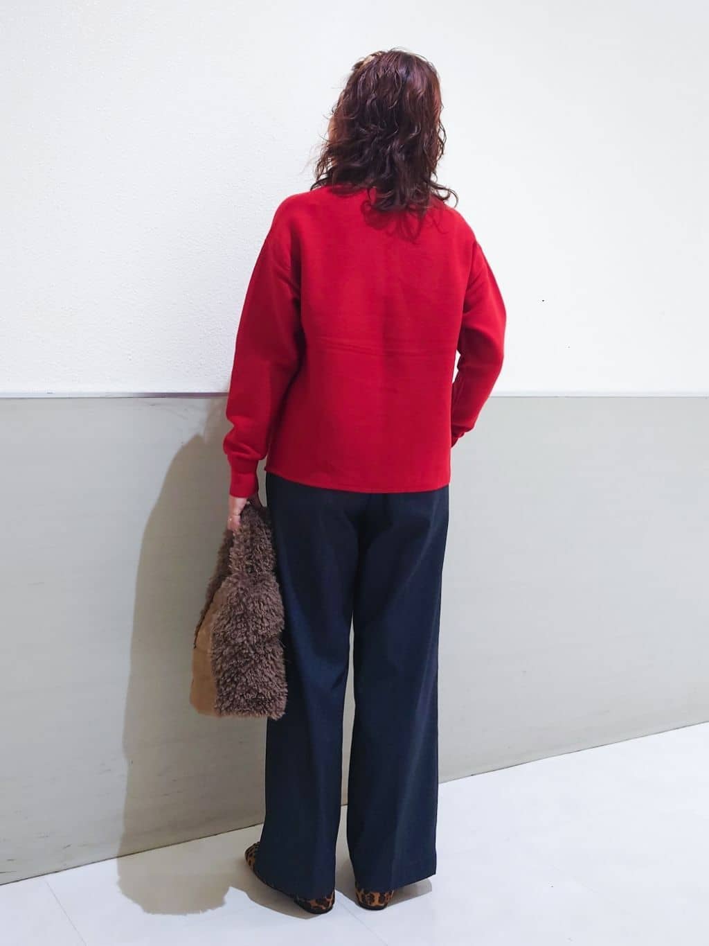 maruさんの「THE SHOP TK｜【美脚見え】タックワイドパンツ【セットアップ可】」を使ったコーディネート