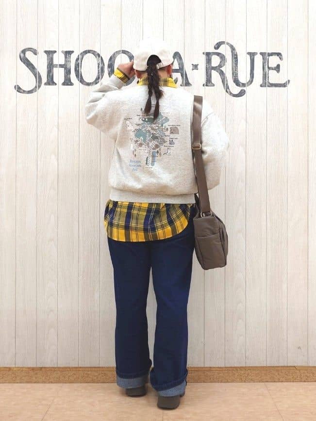 とろろさんの「SHOO･LA･RUE｜【洗濯機可/S-LL】程よい抜け感 大人のチェックシャツ」を使ったコーディネート