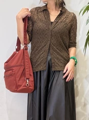 misakiさんの「SHOO･LA･RUE｜【S-LL/5分袖】大人の抜け感 襟付きレーストップス」を使ったコーディネート