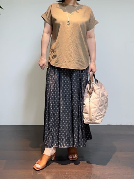 Asamiさんの「UNTITLED｜【セットアップ可/はっ水/通勤】リラククール 半袖ブラウス」を使ったコーディネート