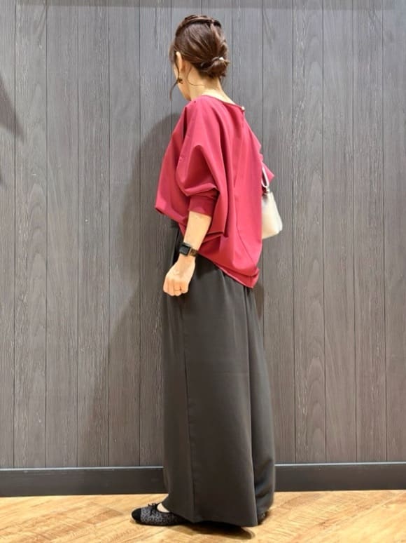 meiさんの「SHOO･LA･RUE｜【高レビュー/洗濯後しわになりにくい】1枚でサマ見え 8分袖ドルマンブラウス」を使ったコーディネート