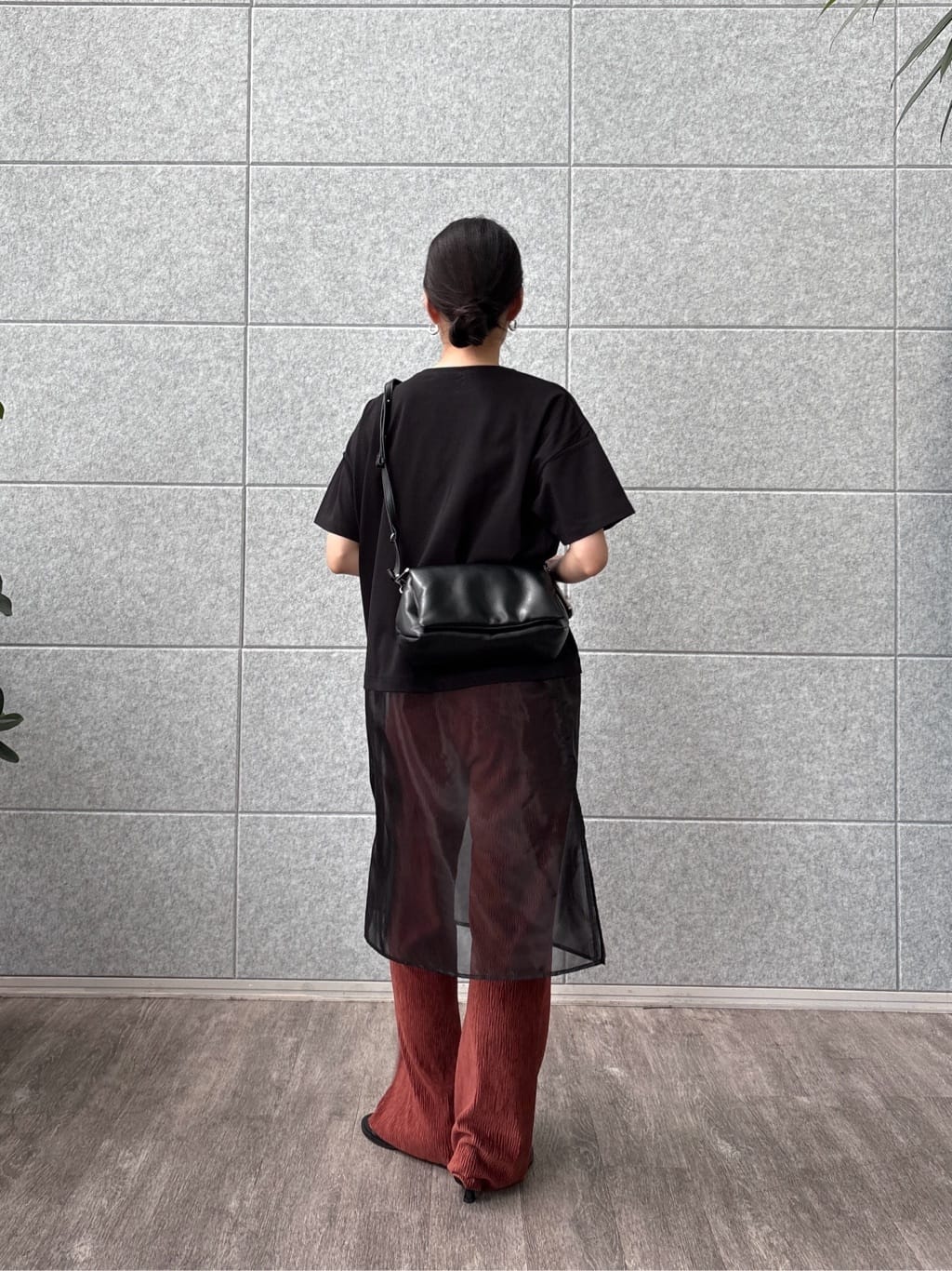ひなさんの「INDIVI｜シアードッキングTシャツ」を使ったコーディネート