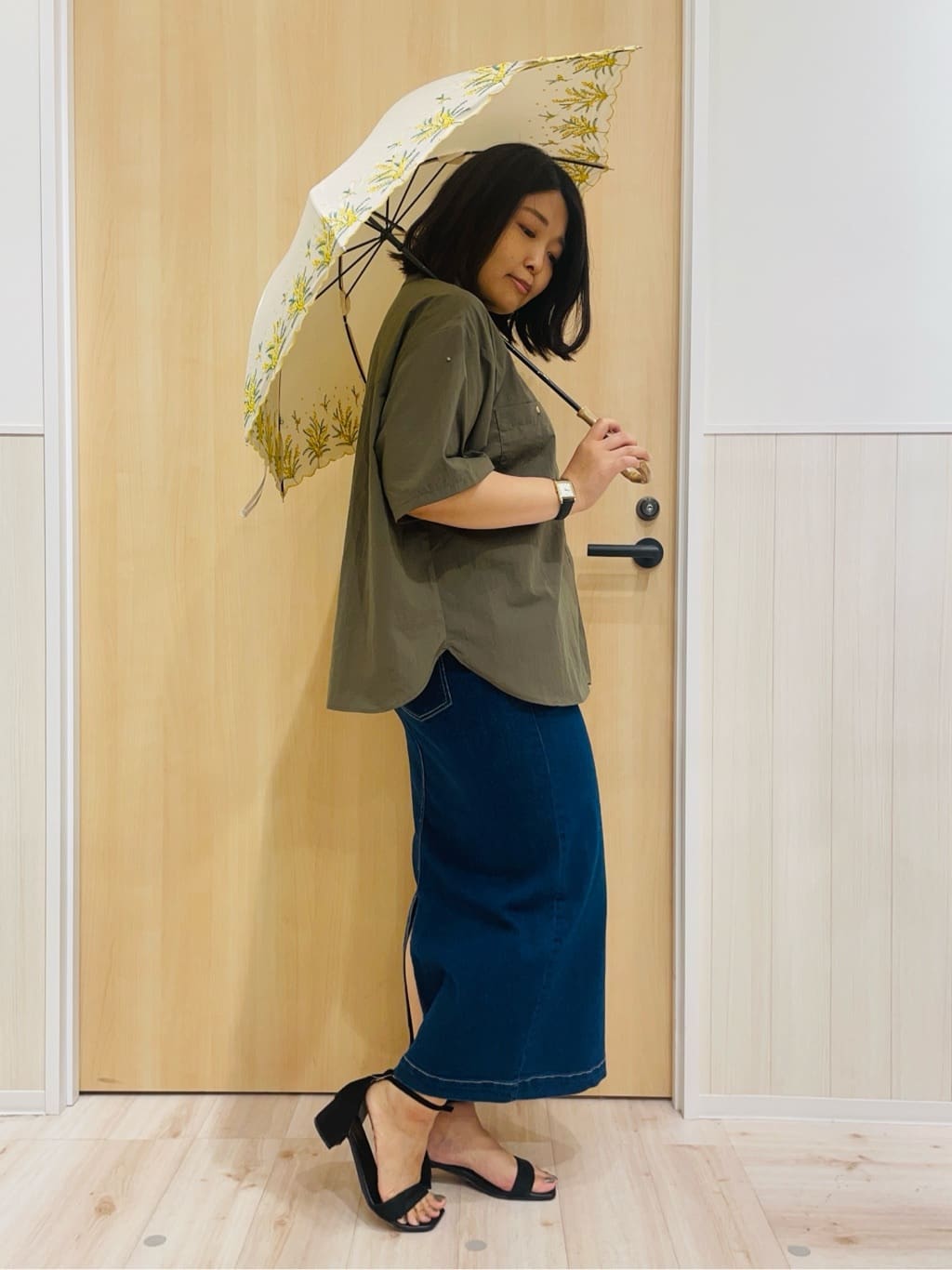 すーさんの「SHOO･LA･RUE｜【日傘/晴雨兼用】【because】ミモザ刺繍ロングアンブレラ」を使ったコーディネート