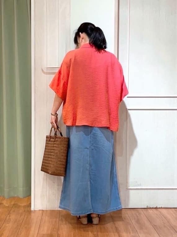 ke-yさんの「SHOO･LA･RUE｜ゆるっと感がこなれ見え ワッシャーシアー半袖シャツ」を使ったコーディネート