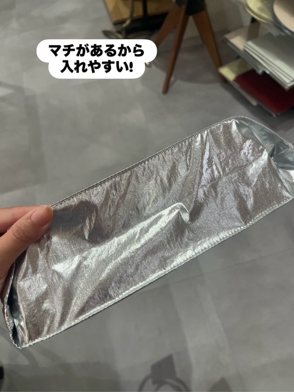 えびさんの「212 KITCHEN STORE｜シャイニーフラットランチバッグ SV」を使ったコーディネート