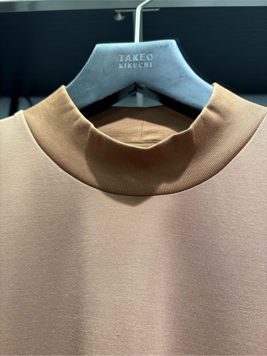 s___sさんの「TAKEO KIKUCHI｜【COOL CITY WEAR】モックネック プルオーバー /接触冷感」を使ったコーディネート