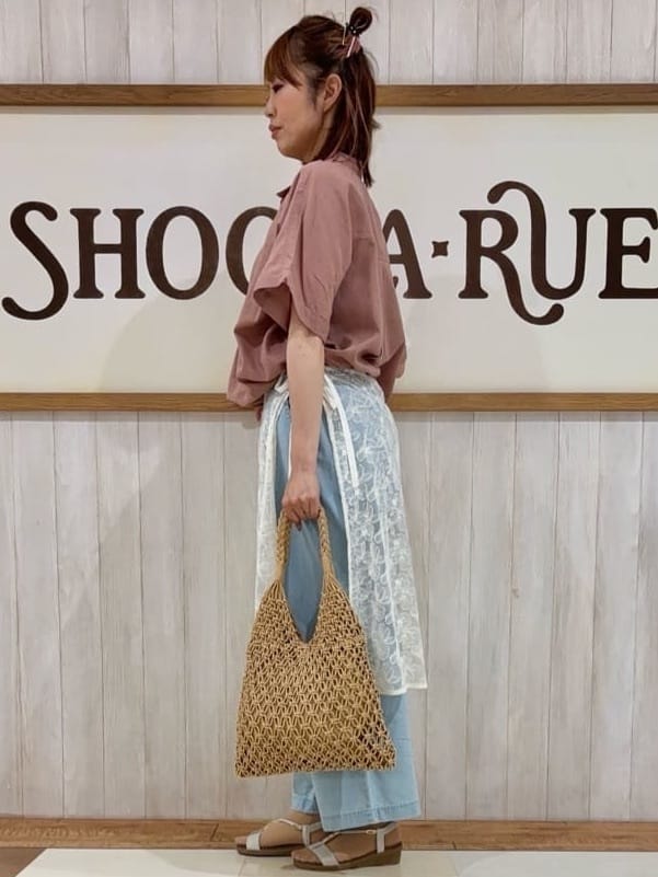 みきぽんさんの「SHOO･LA･RUE｜【S-LL/UV/接触冷感/抗菌防臭】体型を自然にカバー フレンチリネンブレンド襟付ドルマンシャツ」を使ったコーディネート