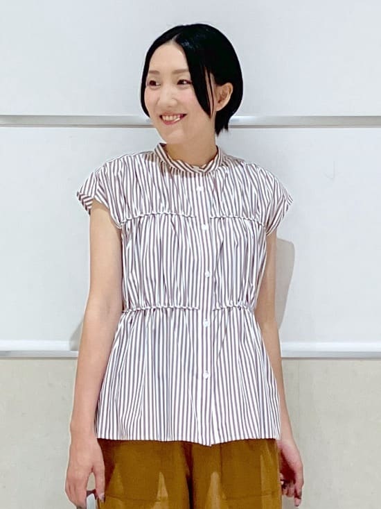 eriko さんの「Dessin｜【洗える】ストライプ柄ギャザーブラウス」を使ったコーディネート
