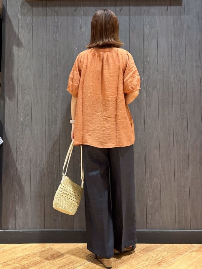 meiさんの「SHOO･LA･RUE｜【S-LL/2点セット】リボン使いがアクセント はしごレースブラウス＋タンクトップ」を使ったコーディネート