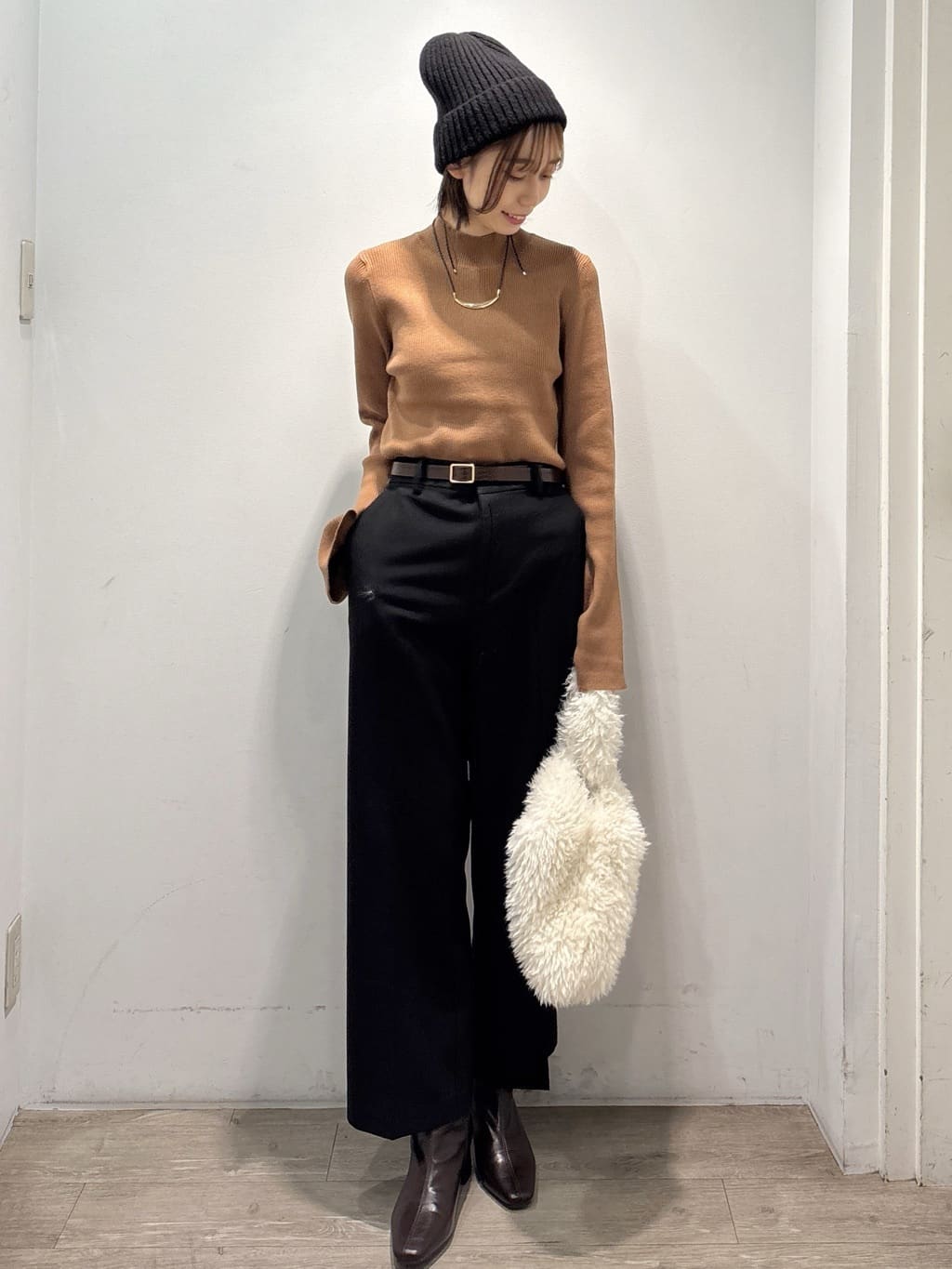 ぶまりんさんの「OPAQUE.CLIP｜ロゴ入りリブニットワッチ」を使ったコーディネート
