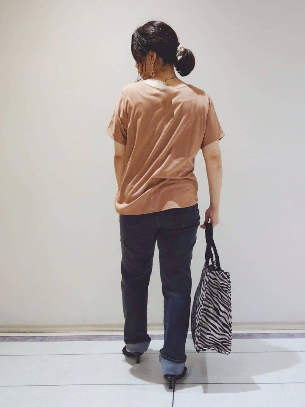 TOMOMIさんの「INDIVI｜【インナーとしても活躍！】シンプルTシャツ」を使ったコーディネート