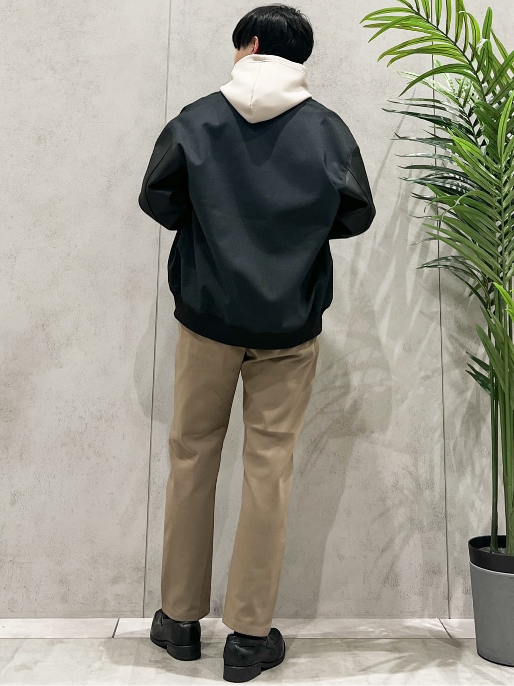 SHI-MAさんの「THE SHOP TK｜【1ランク上の大人カジュアルに】異素材コンビ リブブルゾン」を使ったコーディネート