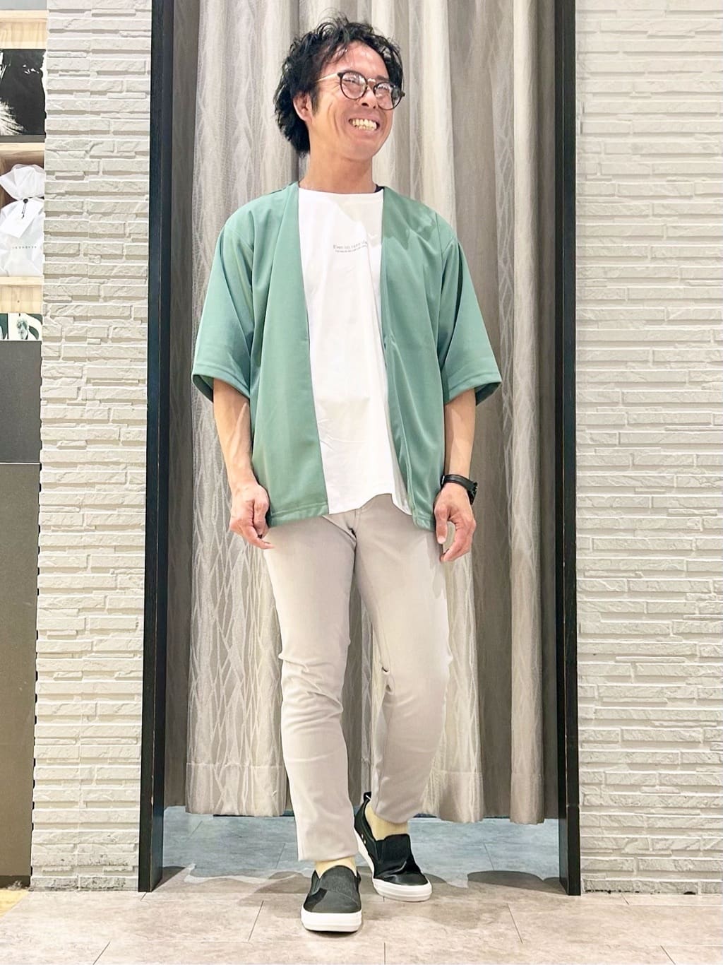 KENJI Iさんの「THE SHOP TK｜五分袖カーディガン+半袖Tシャツセットアイテム 洗濯機OK」を使ったコーディネート