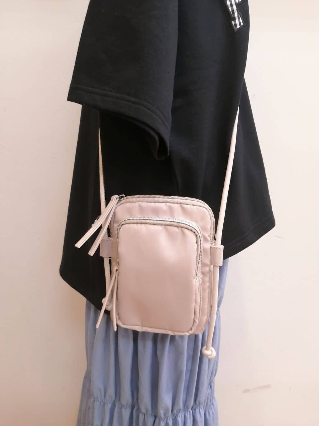 maiさんの「SHOO･LA･RUE｜◆【高レビュー】スポーティで上品 大人のためのテープスポサン」を使ったコーディネート