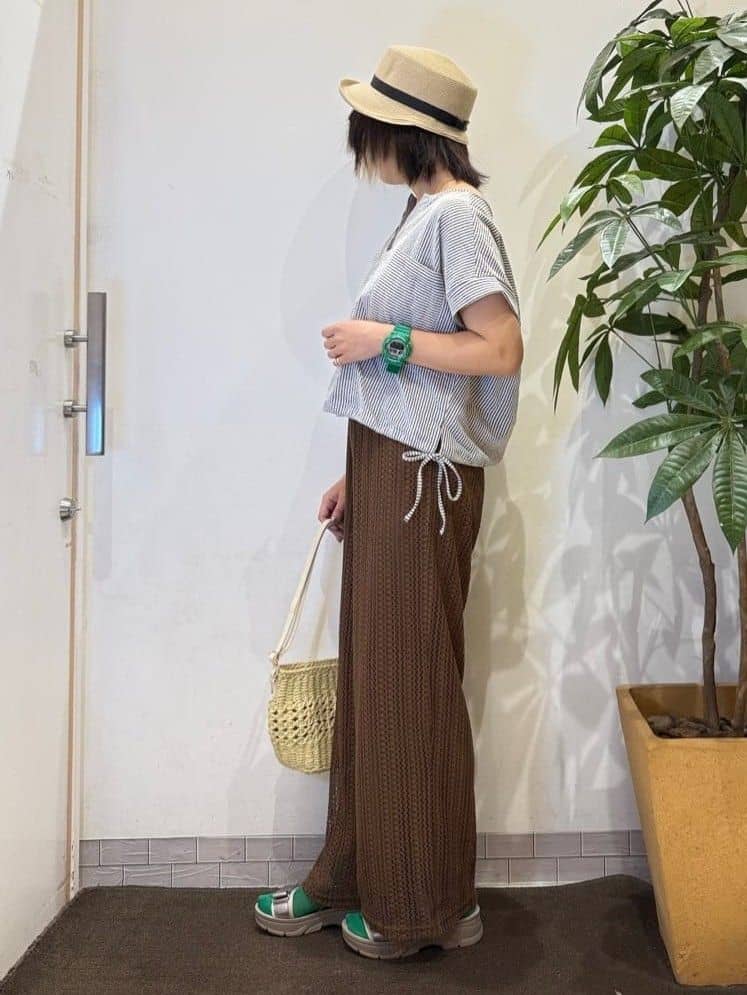 misakiさんの「SHOO･LA･RUE｜【洗える/S-LL】シルエット変化を楽しめる サッカーストライプ柄スキッパートップス」を使ったコーディネート