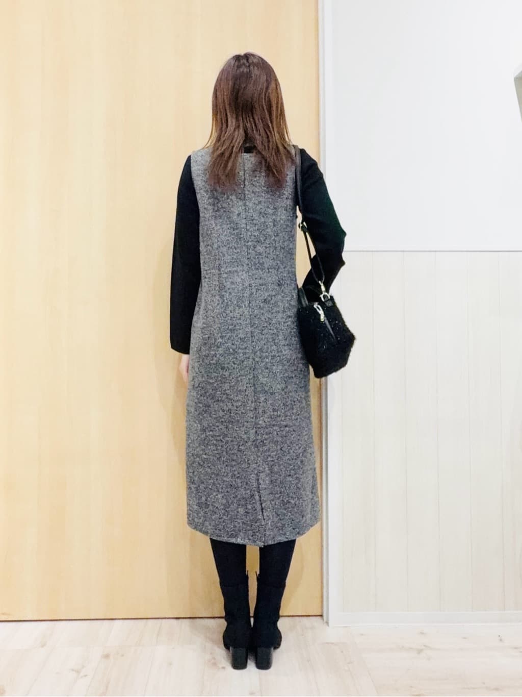 Naさんの「SHOO･LA･RUE｜【洗濯機可/S-LL】スカラップネックが上品な ビジュー付きニット」を使ったコーディネート