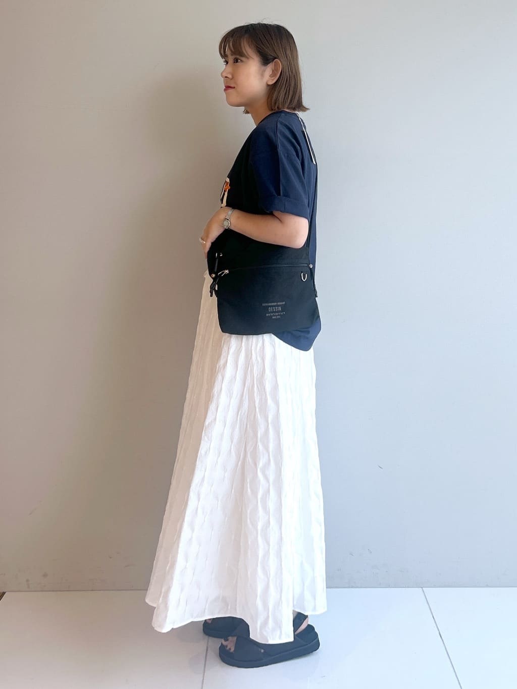 Hirokaさんの「Dessin｜ロゴ刺繍Tシャツ」を使ったコーディネート