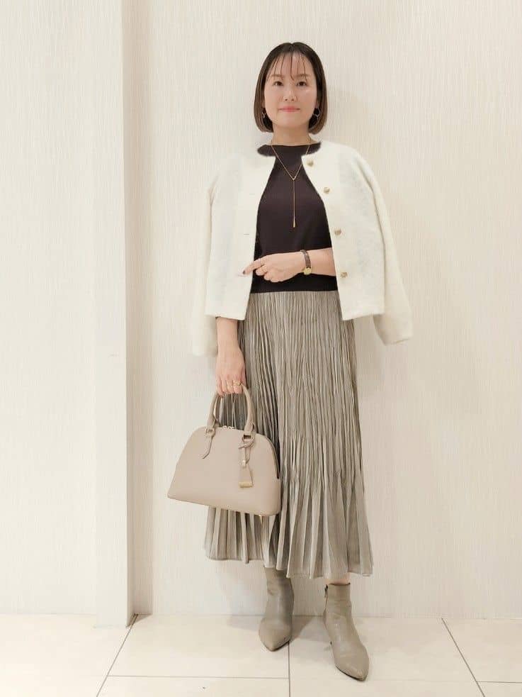 naokoさんの「UNTITLED｜【8色展開／コンパクト丈】レーヨン混 コクーンニット」を使ったコーディネート