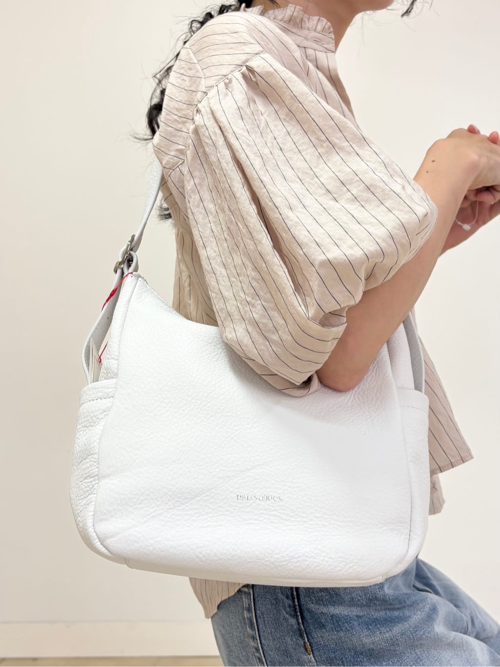 YOKOTAさんの「DRESSTERIOR｜ヴィンテージ加工ワイドデニムパンツ」を使ったコーディネート