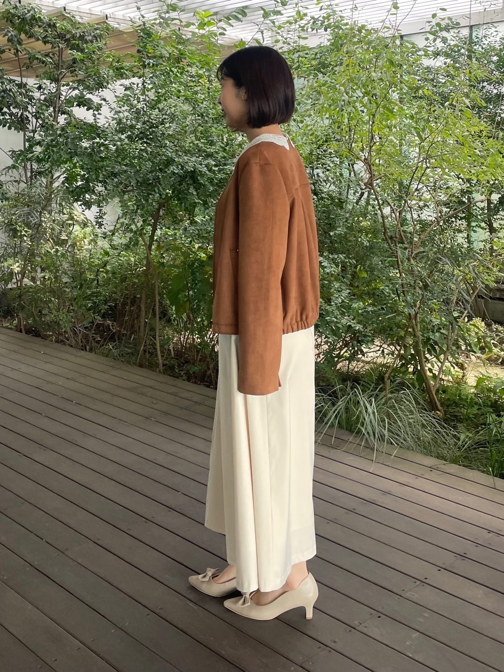abeさんの「Couture brooch｜【通勤・大人上品】スエード調ダンボール ノーカラージャケット」を使ったコーディネート