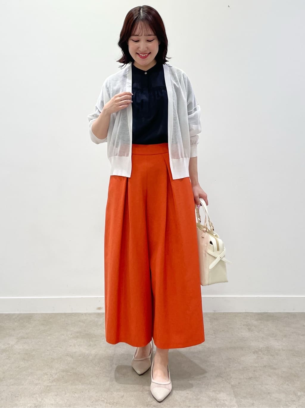 yukariさんの「Reflect｜【選べる5色◎／マシンウォッシュ可】シャーリングデザインブラウス」を使ったコーディネート