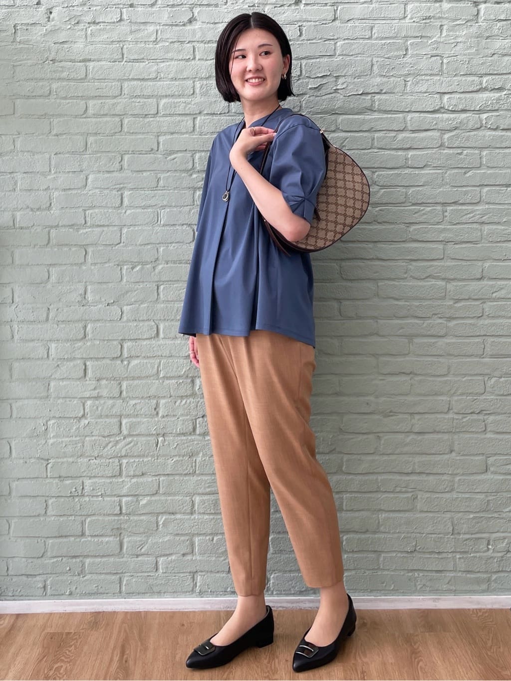 あやたかさんの「Reflect｜【すっきり見え！長め丈／マシンウォッシュ可】スキッパーネックジャージトップス」を使ったコーディネート