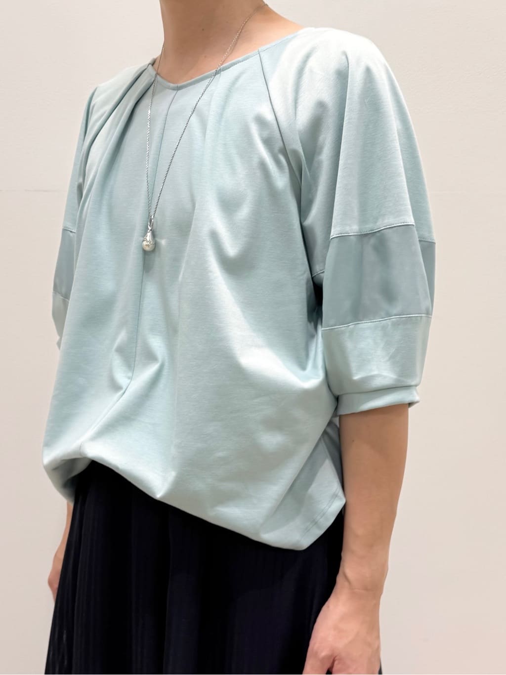 koyaさんの「Reflect｜◆【マシンウォッシュ可】キレイめラグランスリーブジャージ」を使ったコーディネート