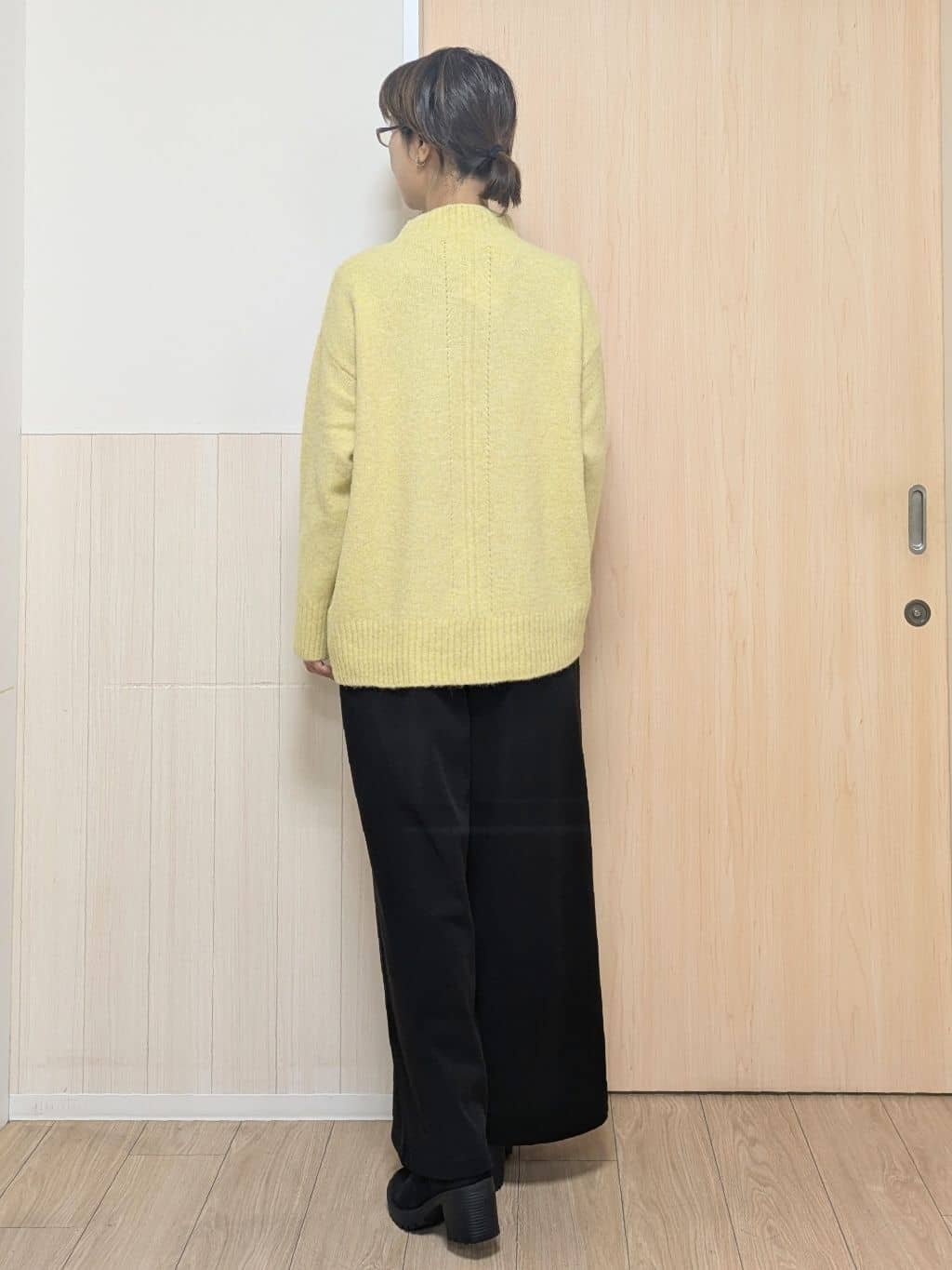 YuAさんの「SHOO･LA･RUE｜【洗濯機可/S-LL】インせず着られる ふわふわハイネックニット」を使ったコーディネート