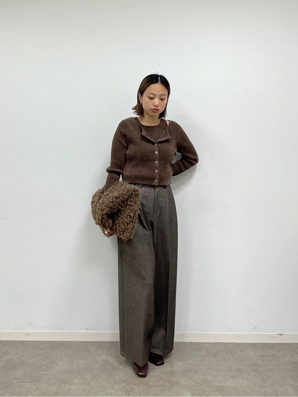 Harukaさんの「INDIVI｜ツイードタックワイドパンツ」を使ったコーディネート