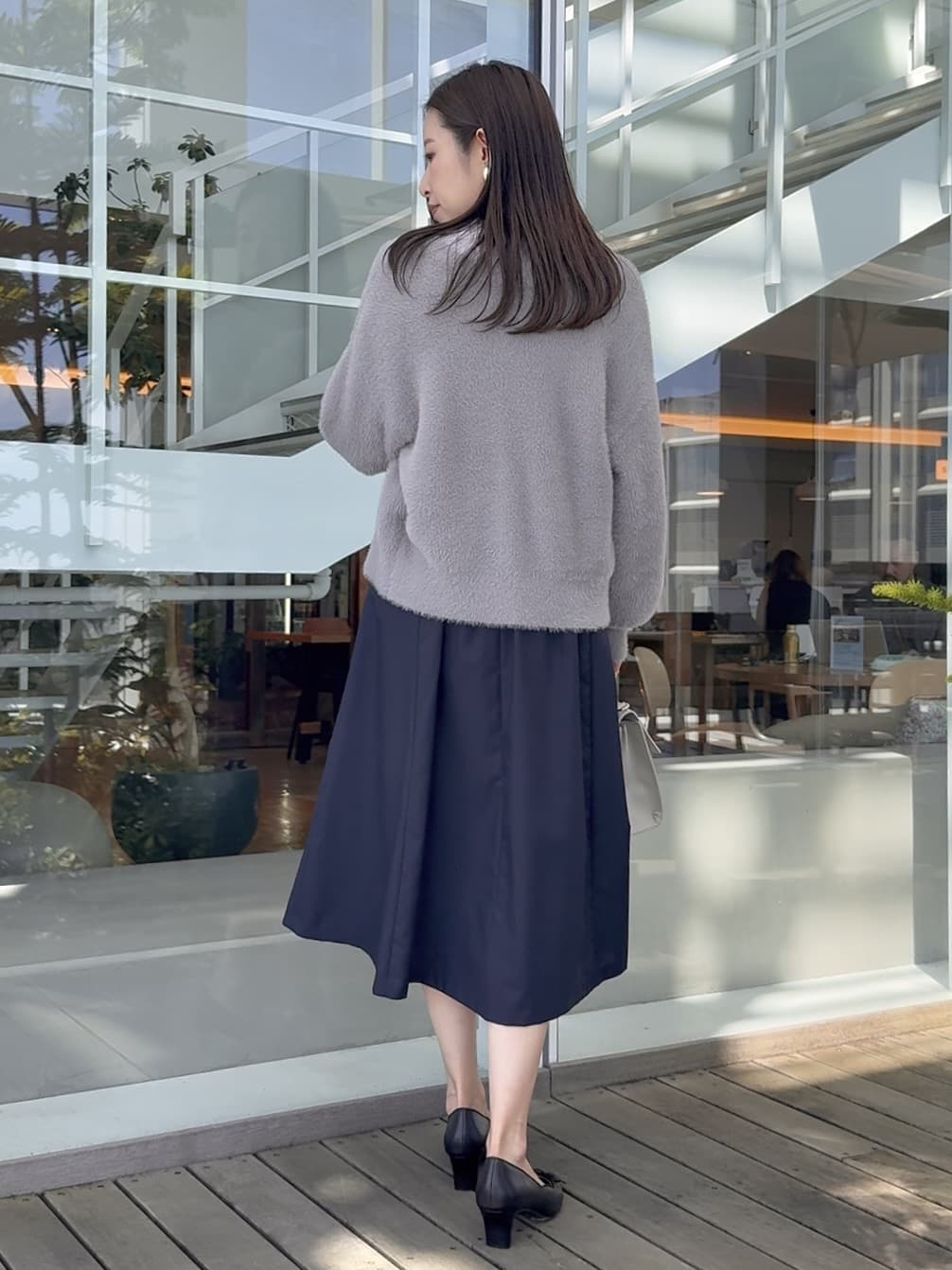 teiさんの「Couture brooch｜【ふわふわ/前後2WAY】フェザーカーディトップス」を使ったコーディネート