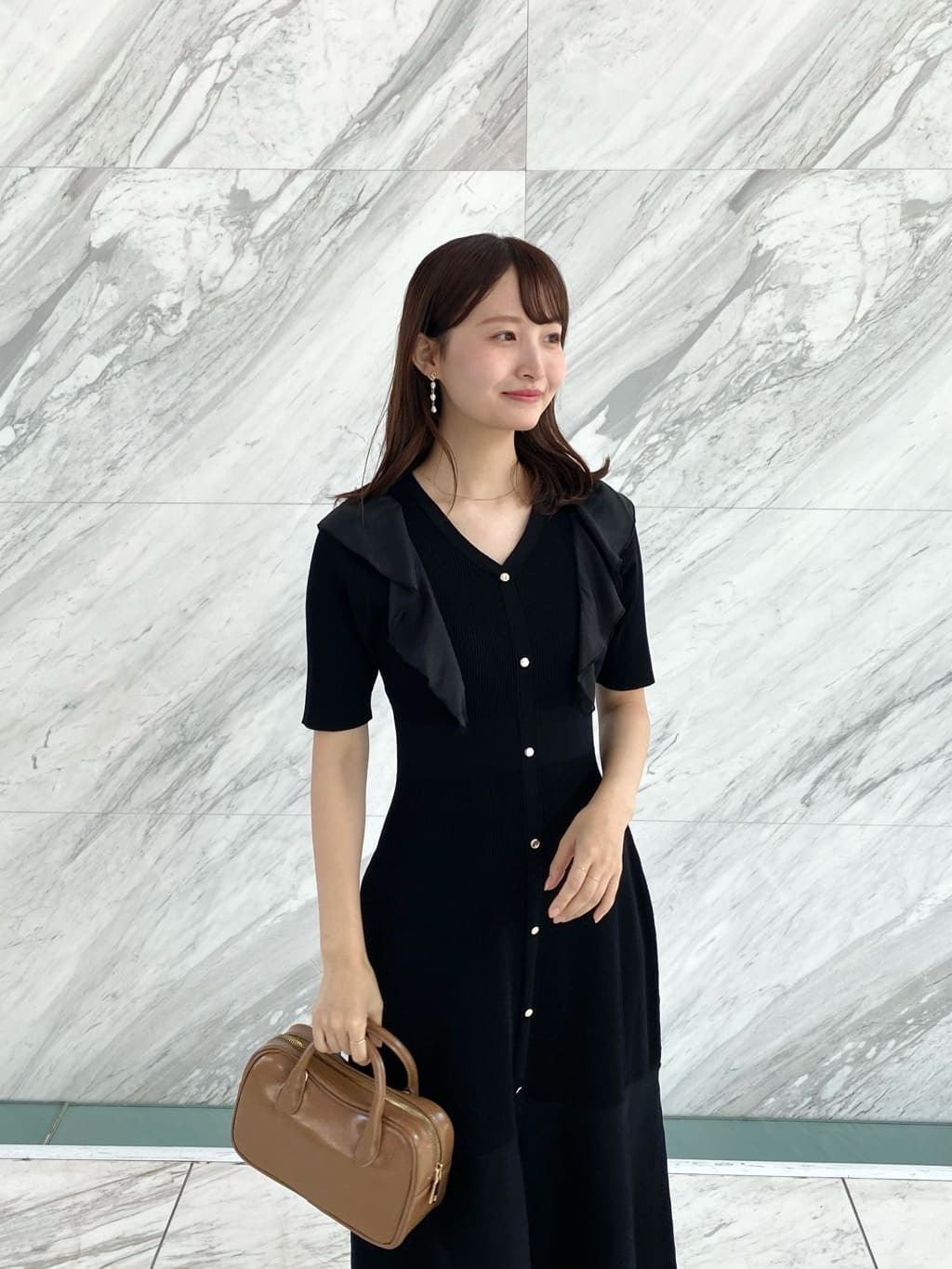 みさかさんの「index｜フリルドッキングニットワンピース【洗濯機洗い可／抗ピル】」を使ったコーディネート