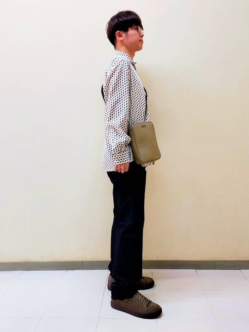 nerさんの「TAKEO KIKUCHI｜ボーラーハット柄 長袖シャツ」を使ったコーディネート