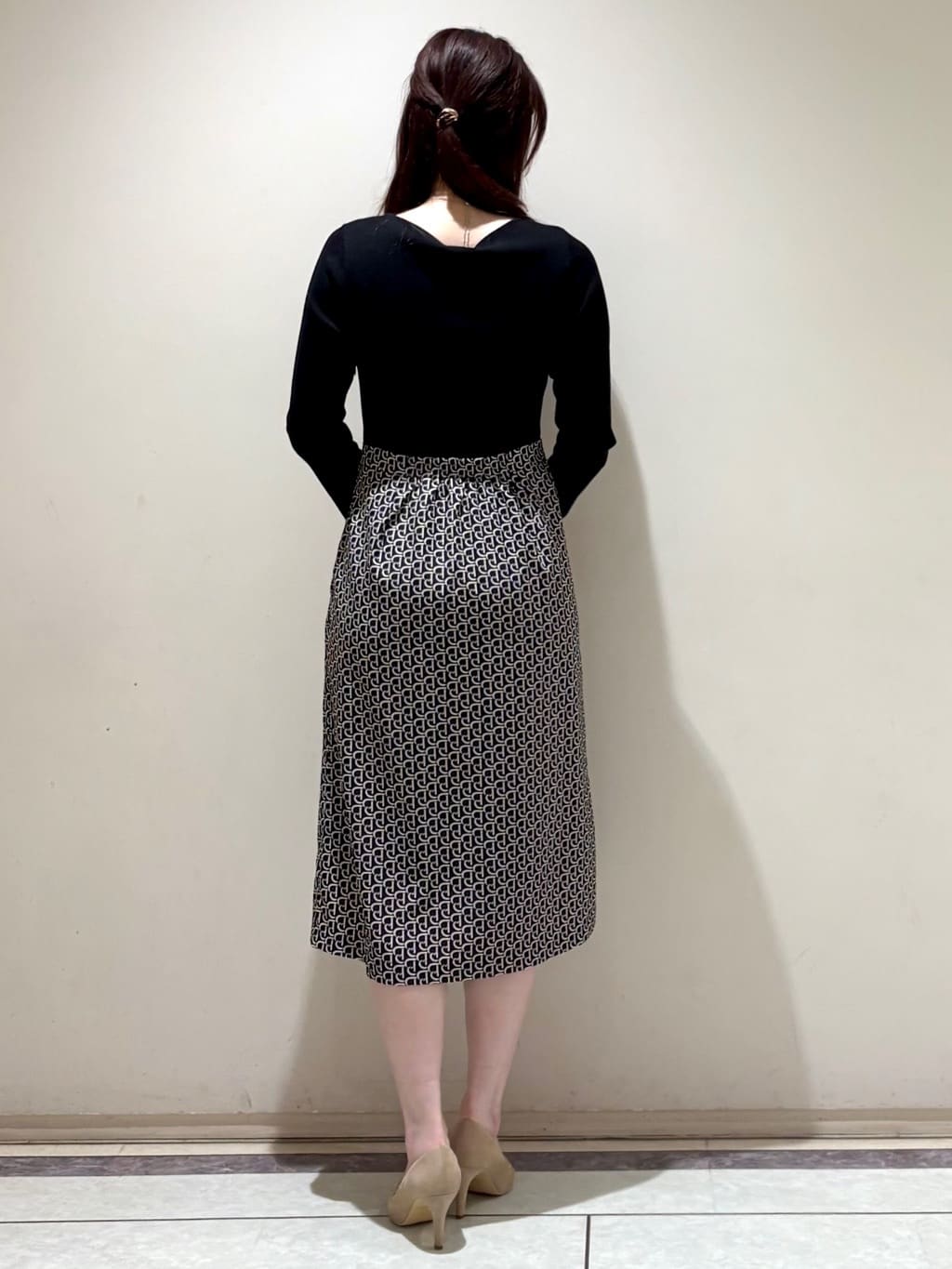 sakiさんの「COUP DE CHANCE｜◆【手洗い可】ニット+柄スカートワンピース」を使ったコーディネート