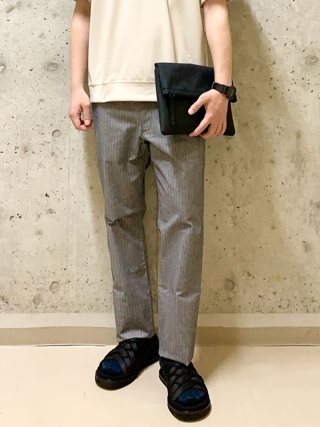 木村剛さんの「TAKEO KIKUCHI｜【Made in JAPAN】播州織 ヘリンボン ストレート パンツ」を使ったコーディネート