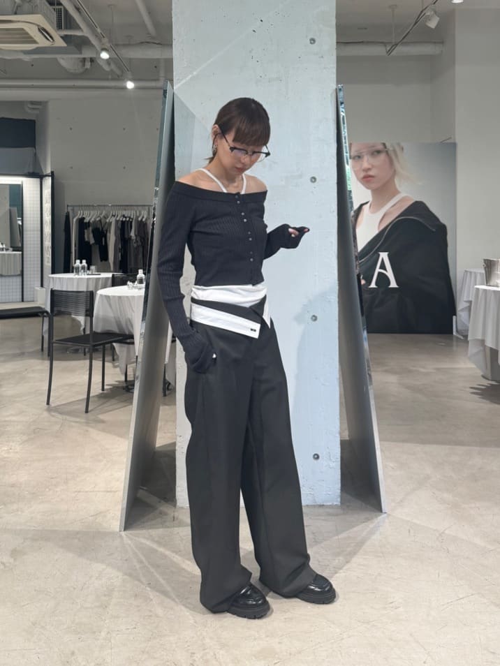 designer yukaさんの「CODE A｜turn up chic trousers」を使ったコーディネート