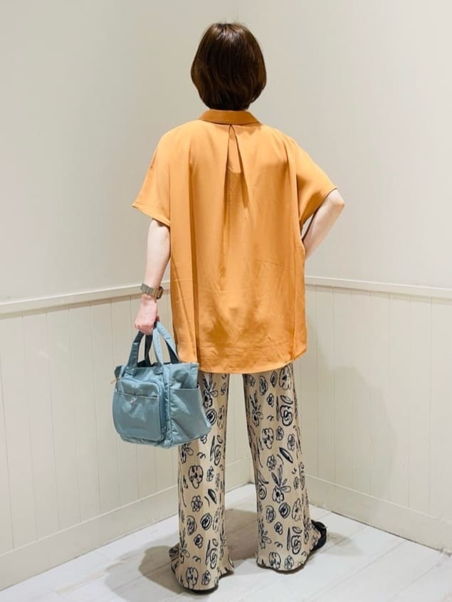 あきさんの「SHOO･LA･RUE｜【洗える/S-LL/プチプラ】さらっとすっきりきれい見え スキッパーブラウス」を使ったコーディネート