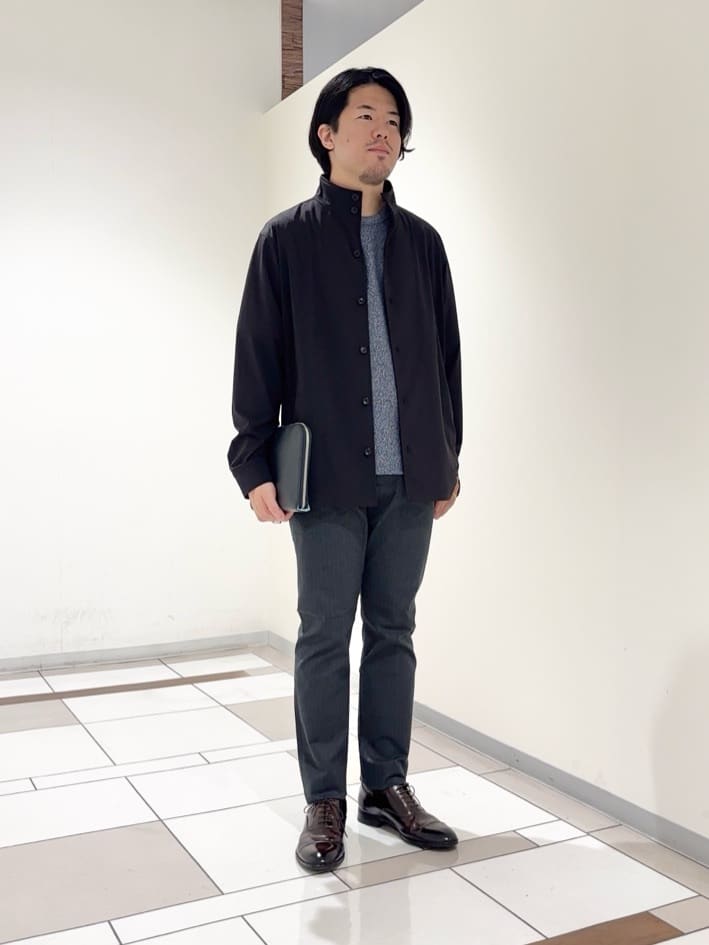 及川さんの「TAKEO KIKUCHI｜【3D ナイロン ストレッチ】スタンドカラー シャツブルゾン」を使ったコーディネート