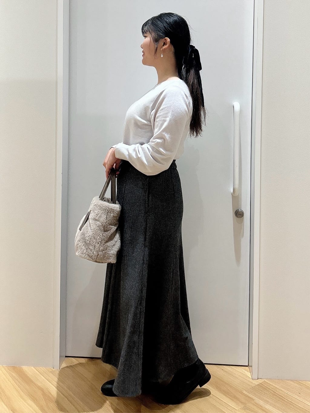 みいさんの「grove｜【最終お値下げ！】ガーターボートネックプルオーバー【洗える/毛玉軽減】」を使ったコーディネート