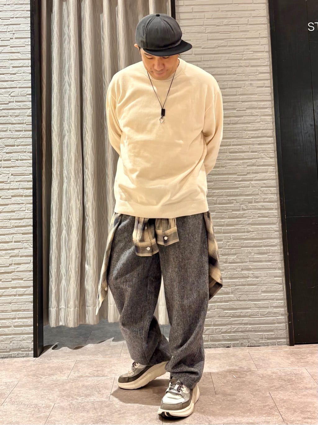Pーyamaさんの「THE SHOP TK｜【触れるたびに心地良い】ライトモールニット　洗濯機OK/ユニセックスでおすすめ！」を使ったコーディネート
