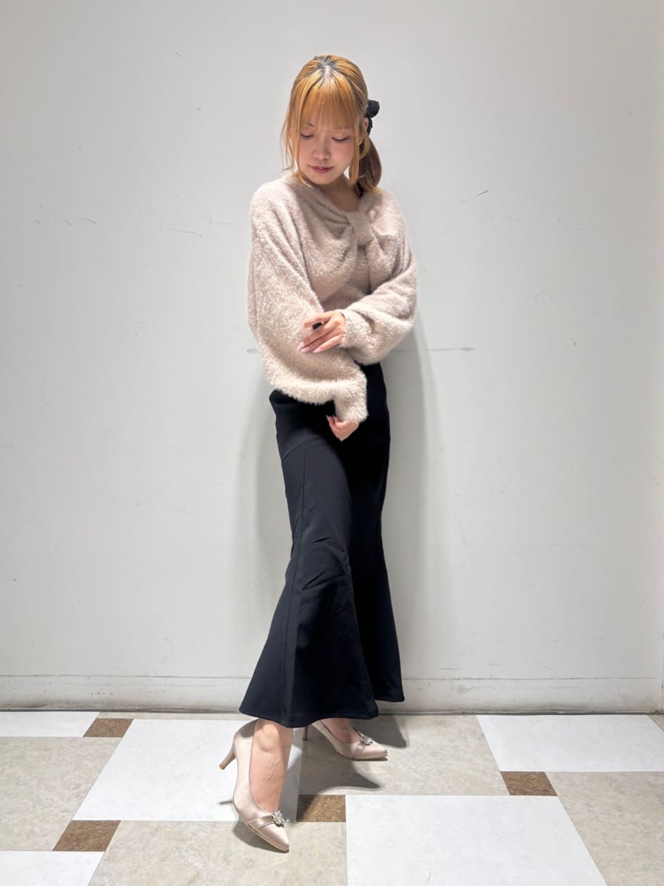 せらら⭐️さんの「ESPERANZA｜【12時間パンプス】約7．5cm／ビジューベルト パーティ-結婚式に最適」を使ったコーディネート