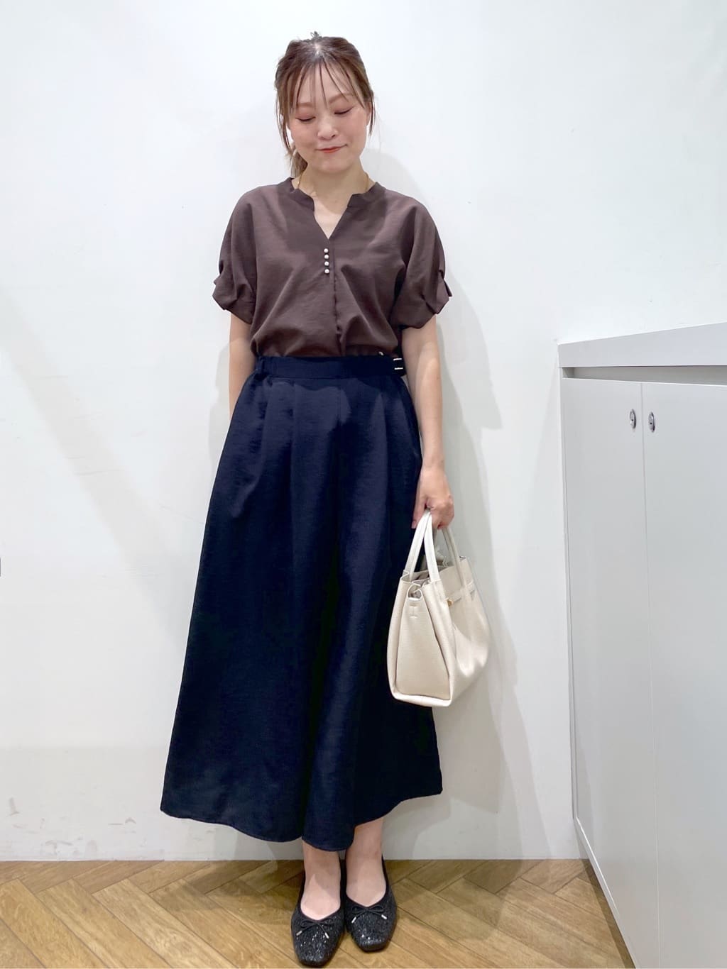 Junさんの「index｜《7色展開／XS-LLサイズ》タックスリーブスキッパーブラウス【洗濯機洗い可／吸水速乾／抗ピル／防シ」を使ったコーディネート
