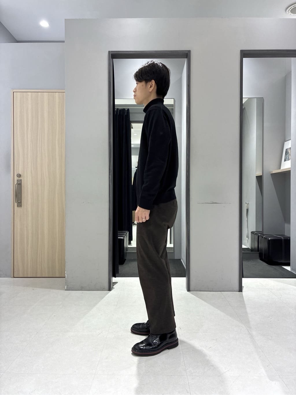 わいずみさんの「TAKEO KIKUCHI｜アンチピリング タートルネック ニット」を使ったコーディネート