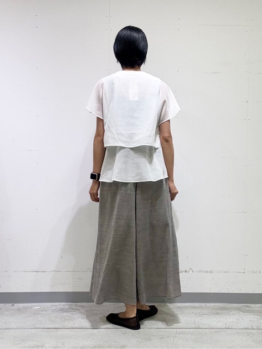naoさんの「INDIVI｜【洗える／清涼感◎】ワイドフレアパンツ／スカーチョ」を使ったコーディネート